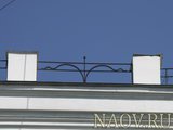 Парапетная решетка центральной части фасада. Разваляев Е.О., фотография 2011 года.

