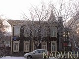 Главный, северный фасад жилого дома. Разваляев Е.О., фотография 2011 года
