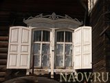 Сдвоенное окно на восточном фасаде. Иванова Я.И., фотография 2011 года.

