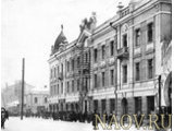 Торговый дом Гадалова зимой 1935-36 годов.
Автор фотографии - не известен.