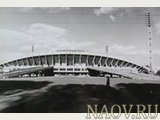 Главный (западный) фасад стадиона, фотография 1990 г. Автор фотографии Ванслав Е.