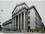 Здание Краевой библиотеки в 1989 году.